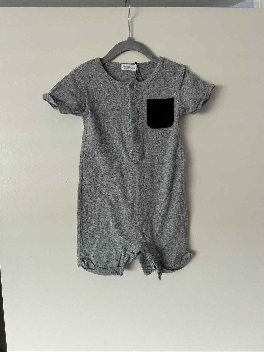 Miles Gray Short-Sleeve Baby Romper with Black Pocket size 18m